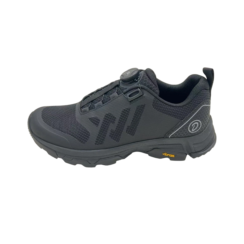 Can casual shoes, combining comfort and functionality, become silent companions for urban life?